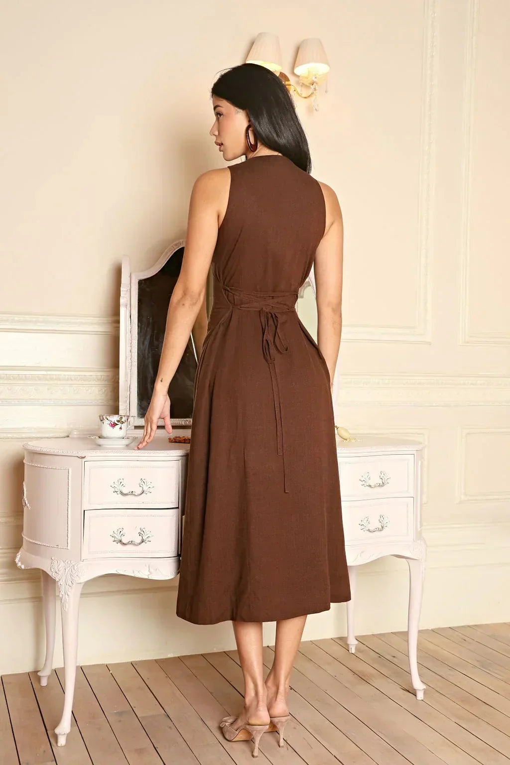 Mouwloze Linnen Jurk Bruin Midi Model Jurk met Knopen