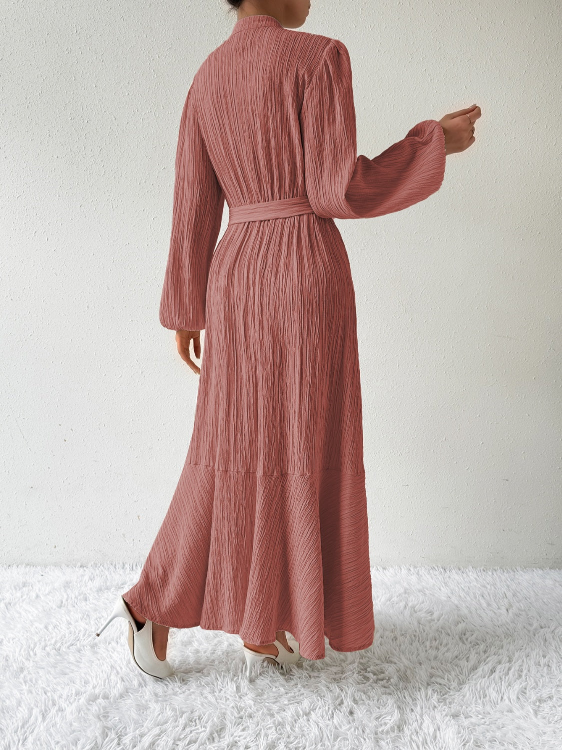Vrouwelijke Jurk met Lange Mouwen en Taille Accent