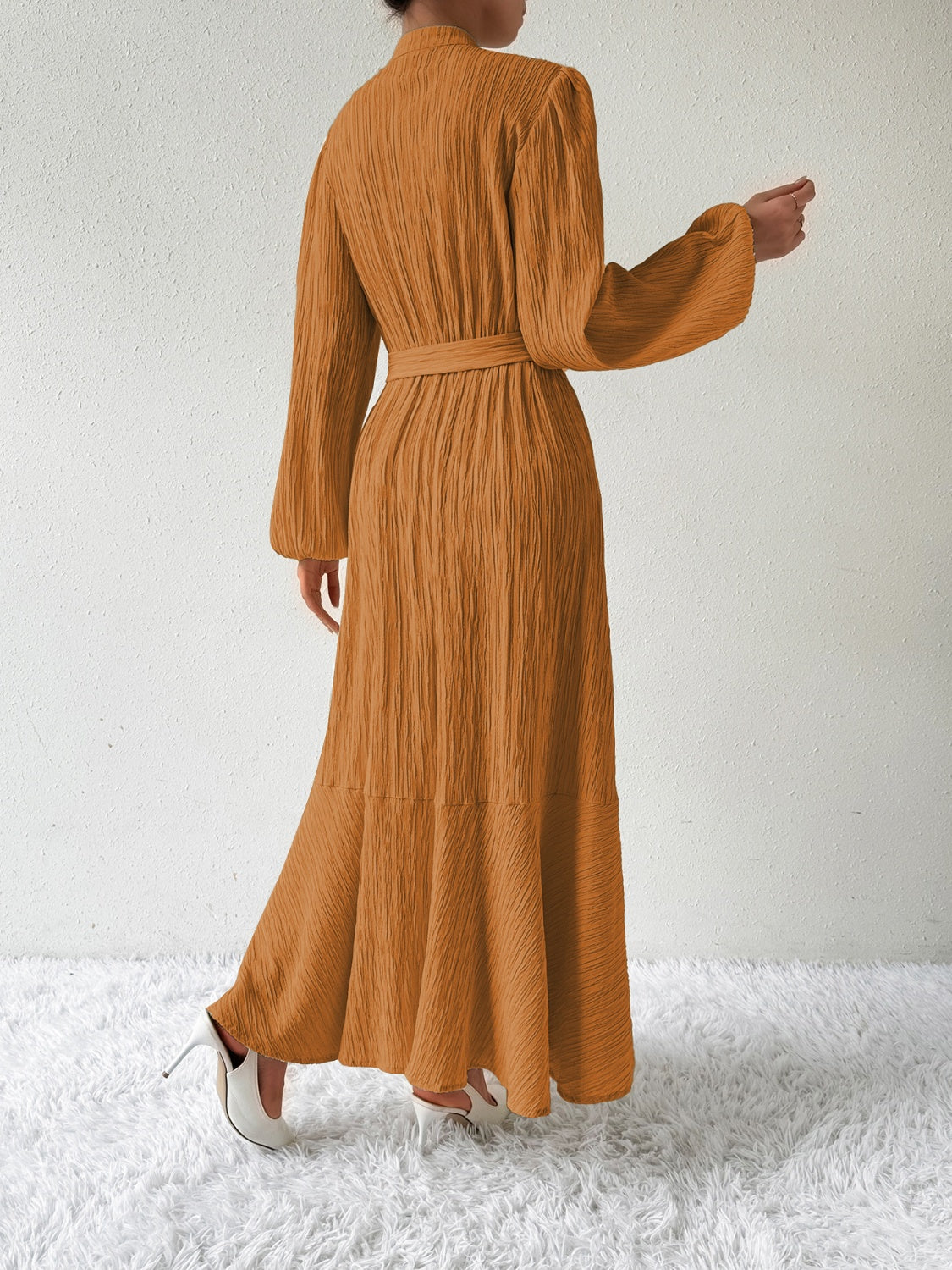 Vrouwelijke Jurk met Lange Mouwen en Taille Accent