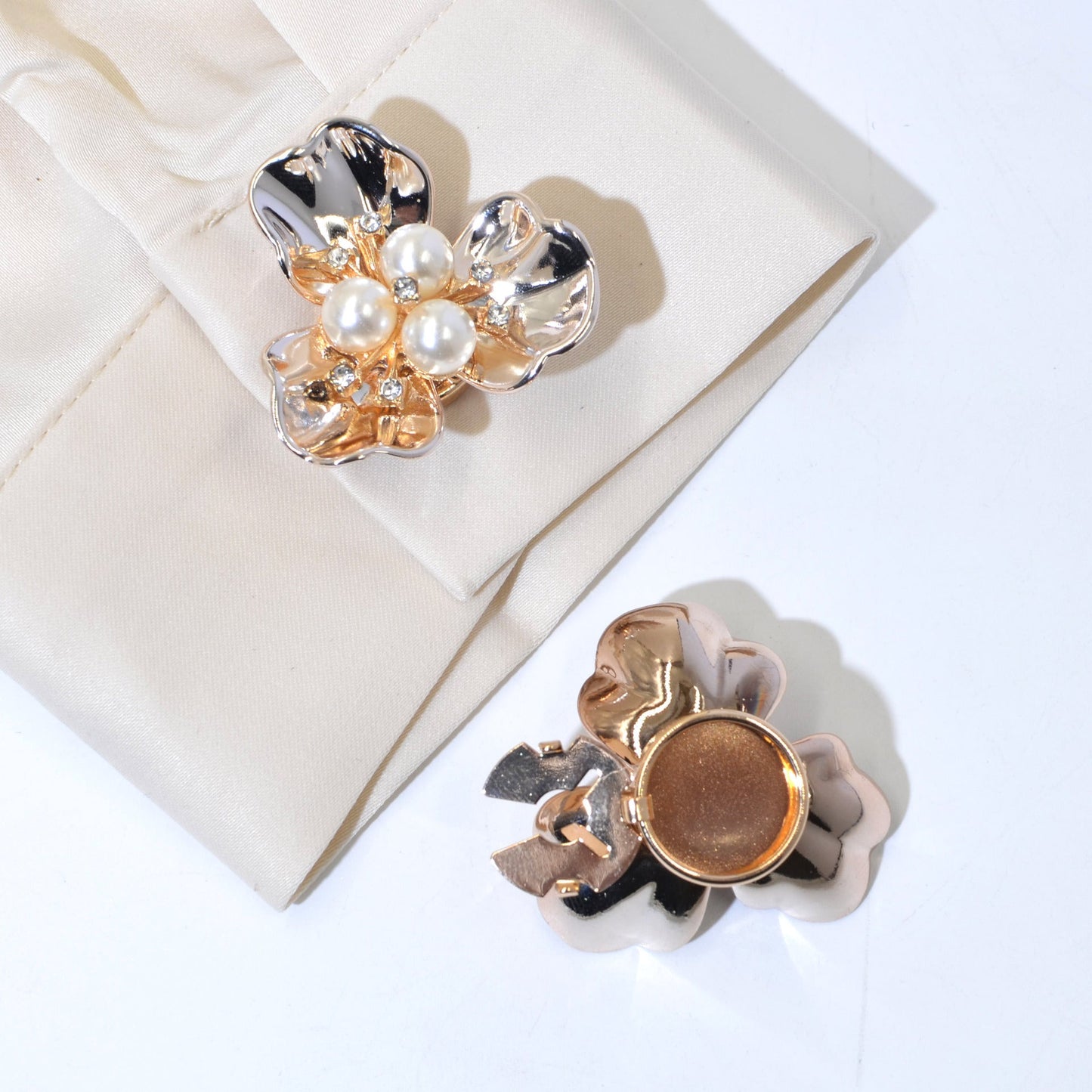 Dames Manchetknopen Bloem Motief met Parel Detail - Mode Vibes