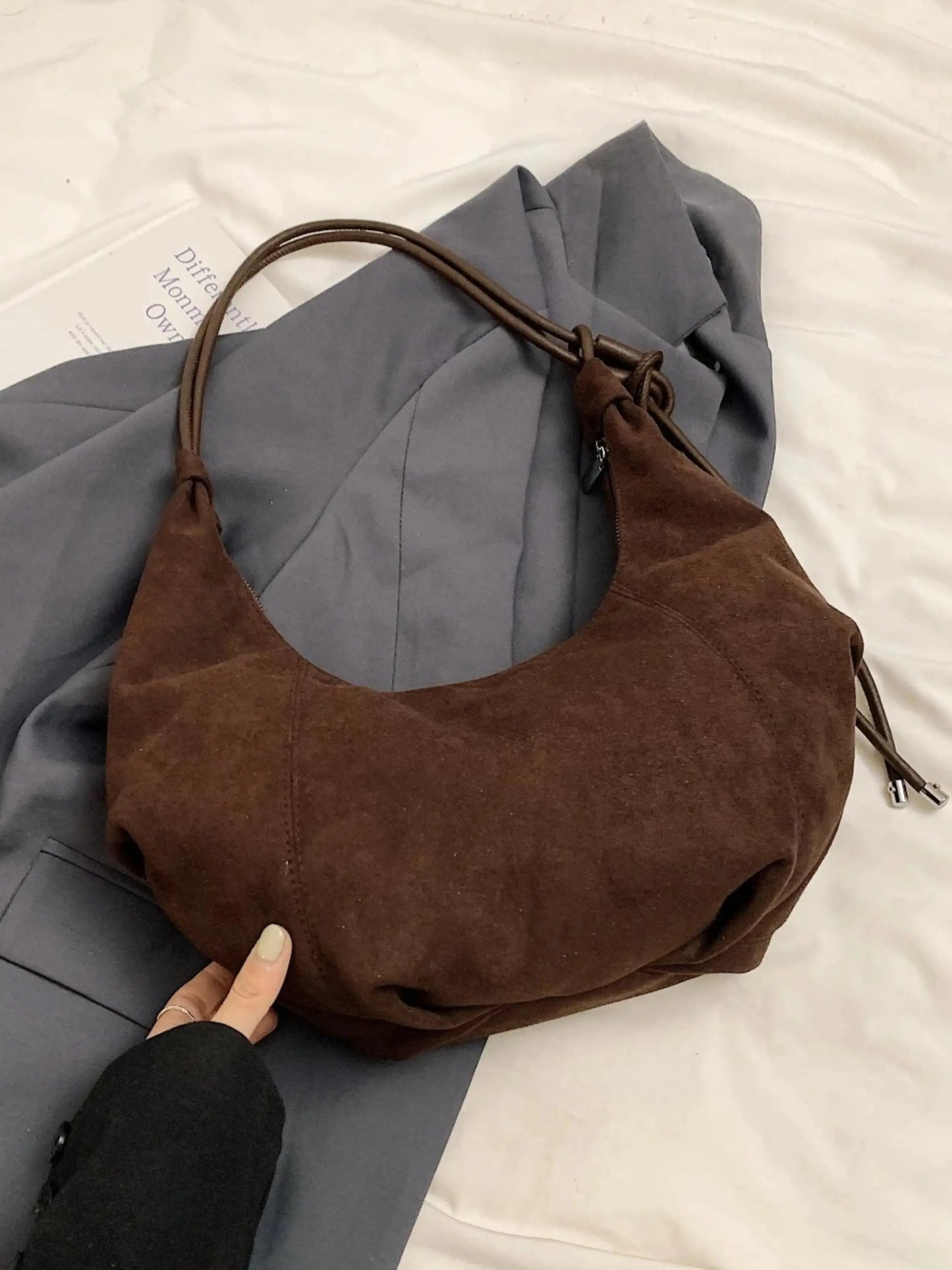 Boho Chic Suède Schouder tas met Speelse Details