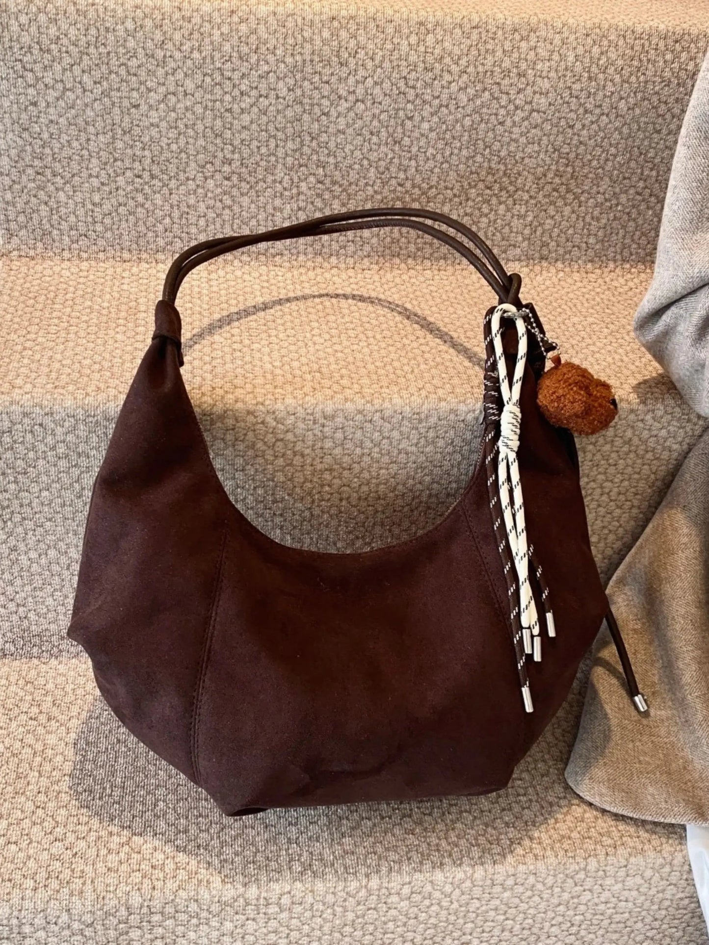 Boho Chic Suède Schouder tas met Speelse Details