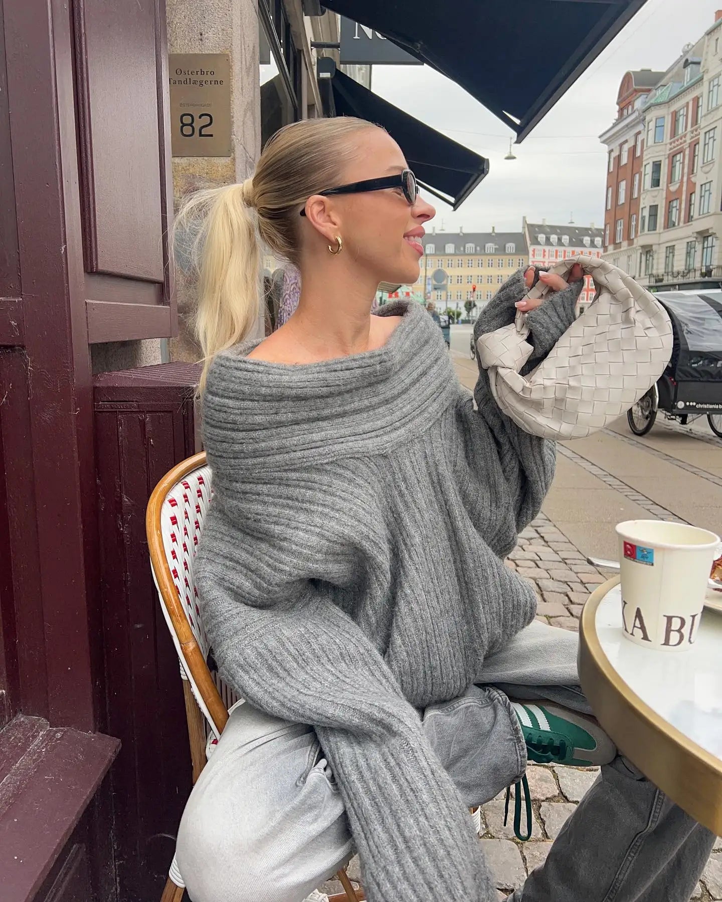 Gebreide Trui Vrouw Zwart Stijlvol Elegaat