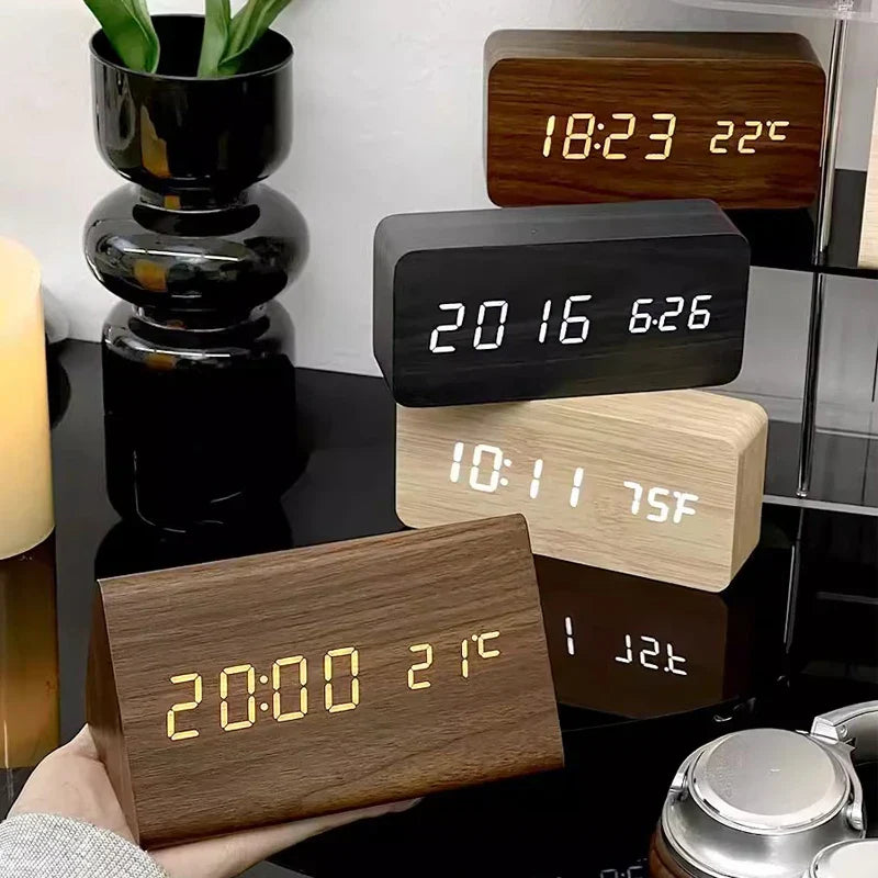 LED Wekker Houten Klok met Spraakbesturing en Eco-modus - Mode Vibes