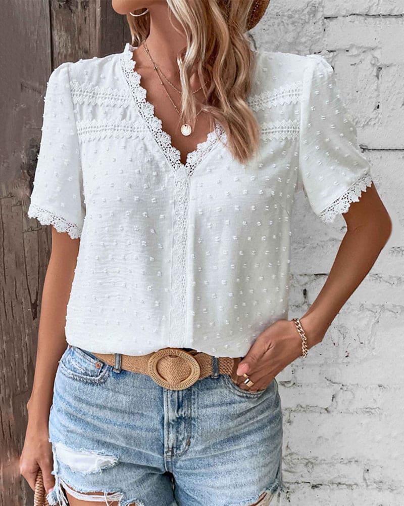 Angelika | Elegante camicetta con scollo a V