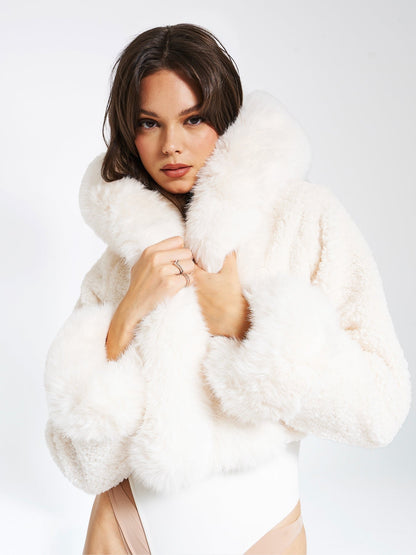 Korte Glamoureuze Winterjas met Kap - Mode Vibes