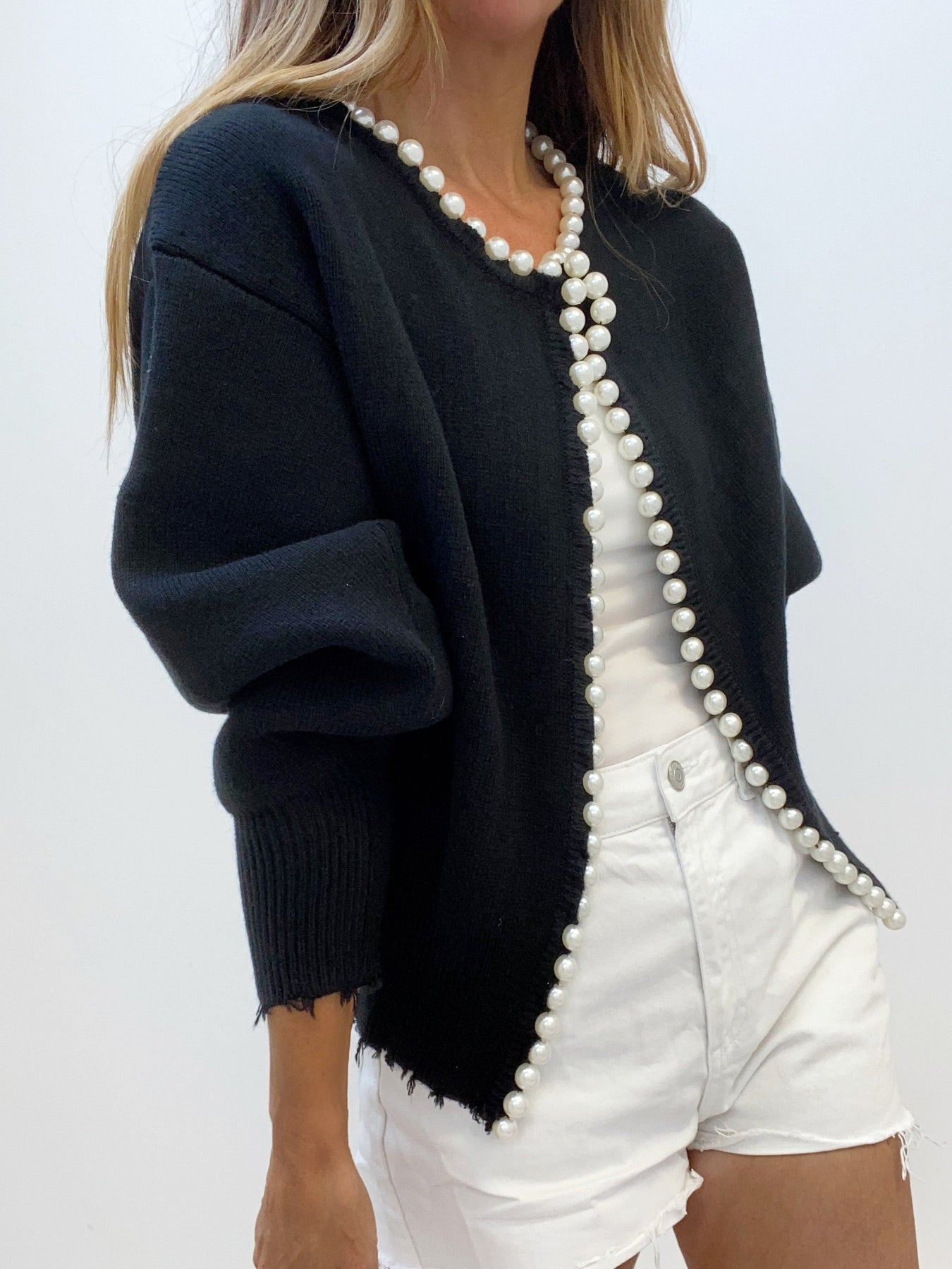 Talicia | Cardigan con bordi strappati e perle