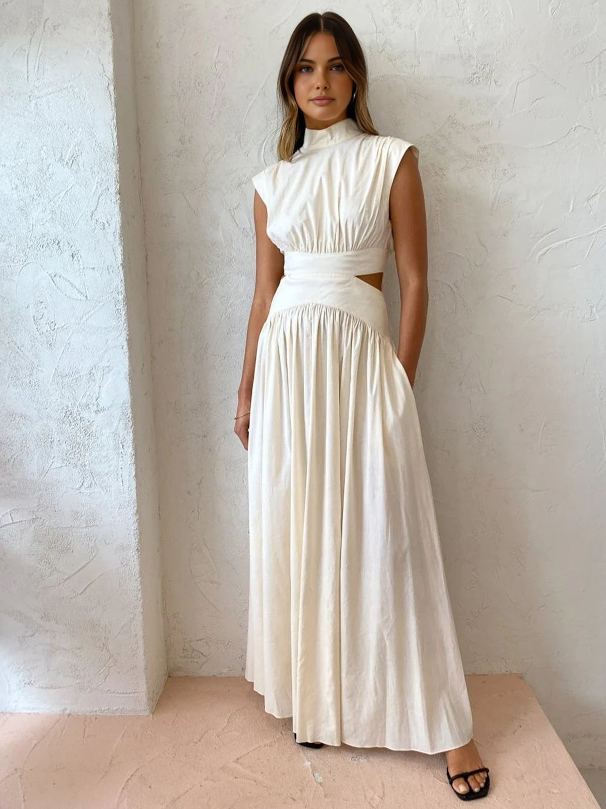 Maxi Jurk met Cut Out Detail en Plooi - Mode Vibes