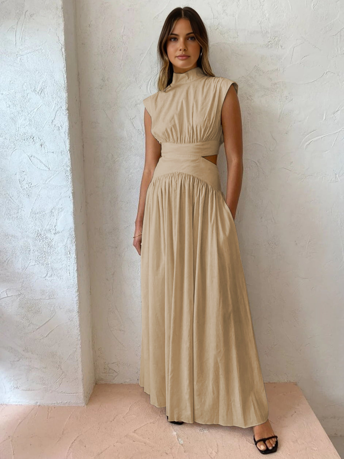 Maxi Jurk met Cut Out Detail en Plooi