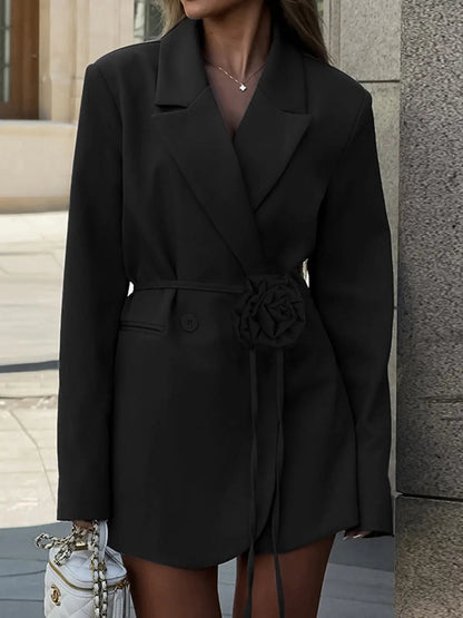 Elegante Blazer met Tailleband en Rood Detail - Mode Vibes
