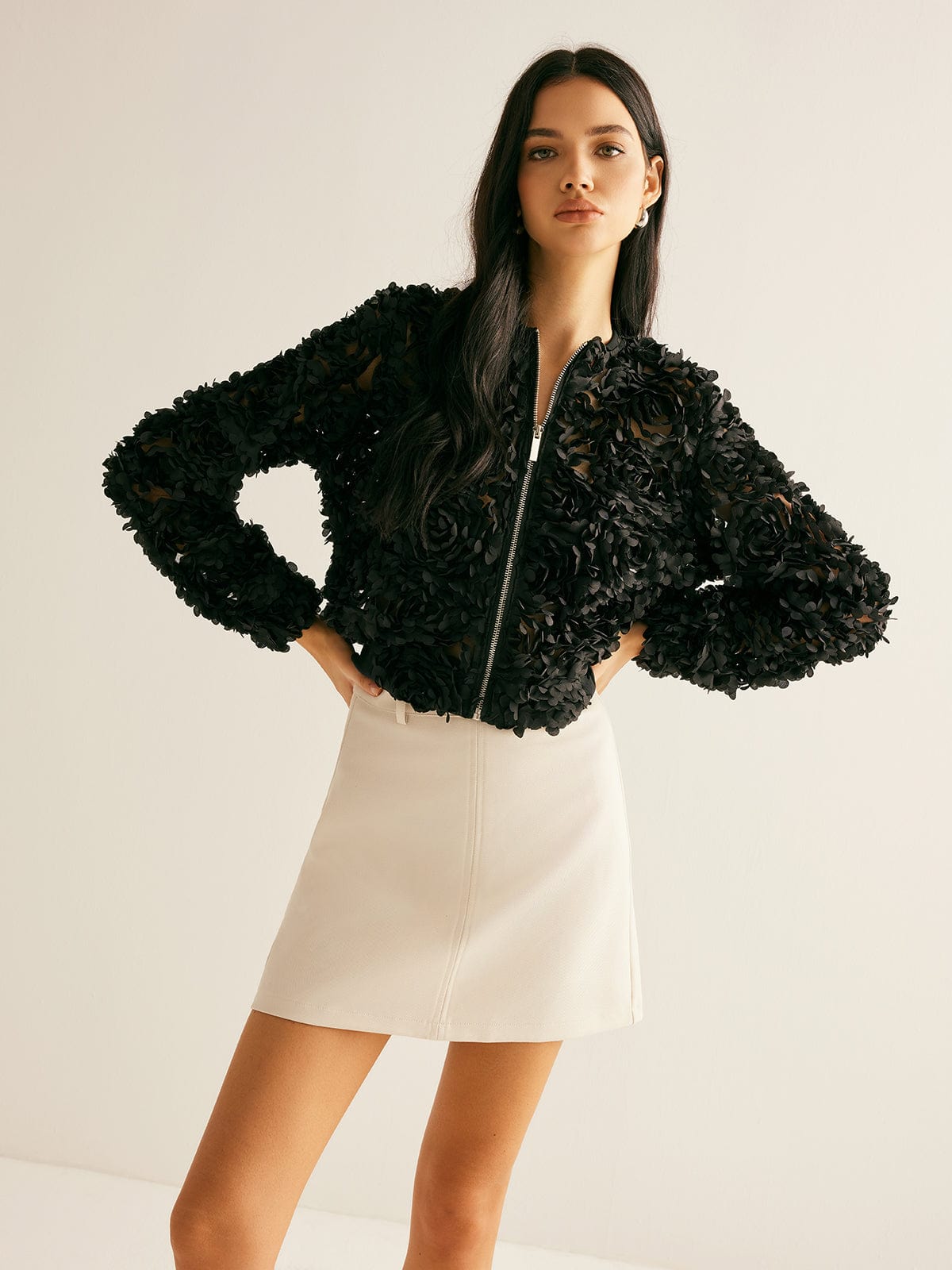 Zwarte Blazer Kort Met Bloemen en Rits