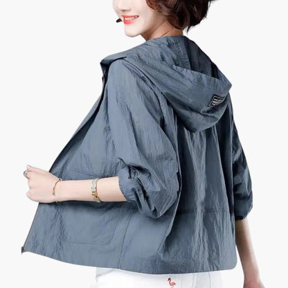 BerlinGlamour | Dames capuchonjack met open voorkant en opgestikte zakken 2