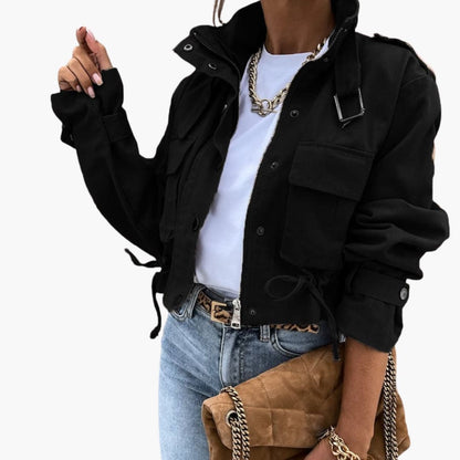 BerlinGlamour | Dames cropped jack met klepzakken en rits 2