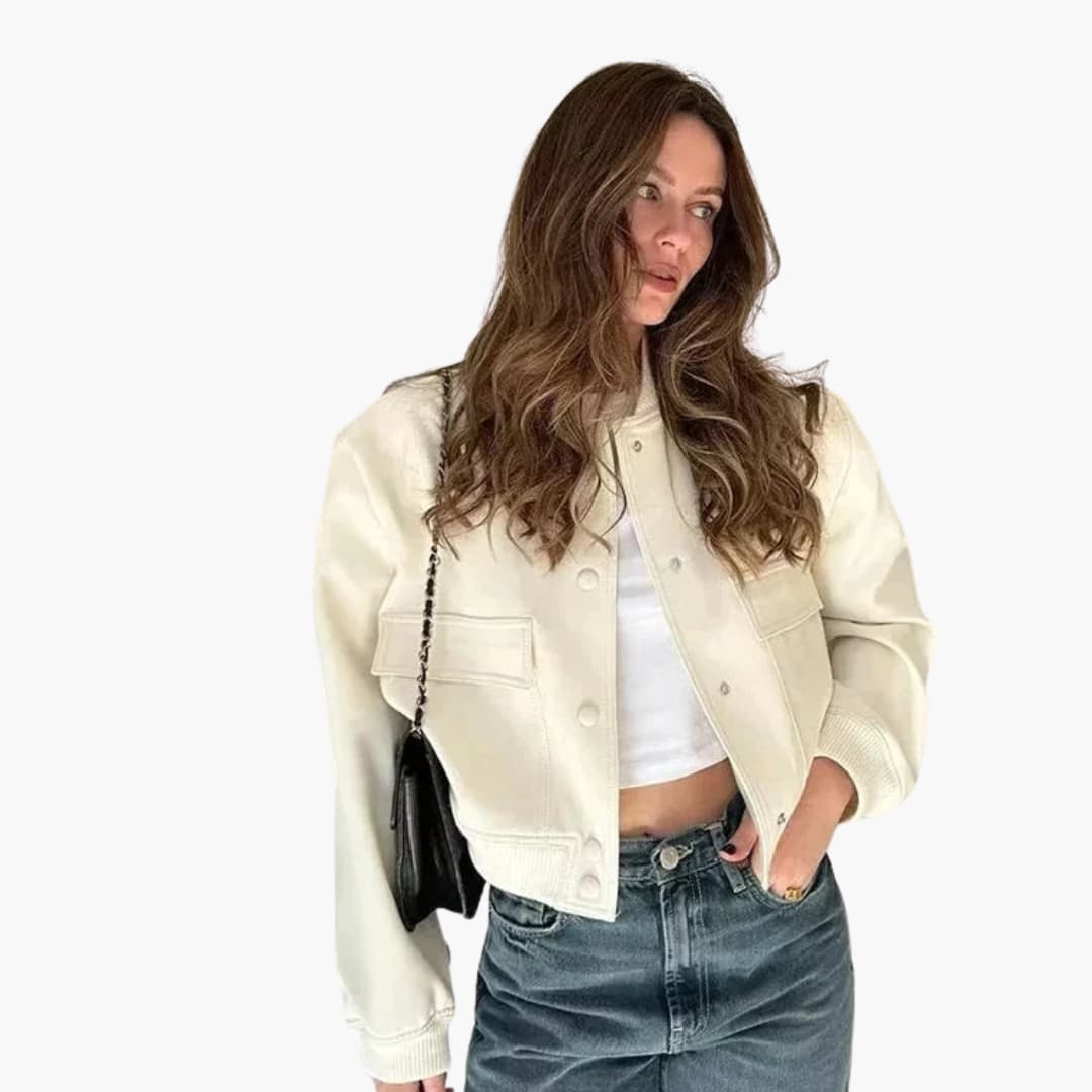 BerlinGlamour | Dames cropped jasje met drukknopen en klepzakken 1