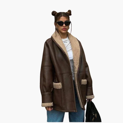 BerlinGlamour | Damesjas met brede kraag en tailleband 2