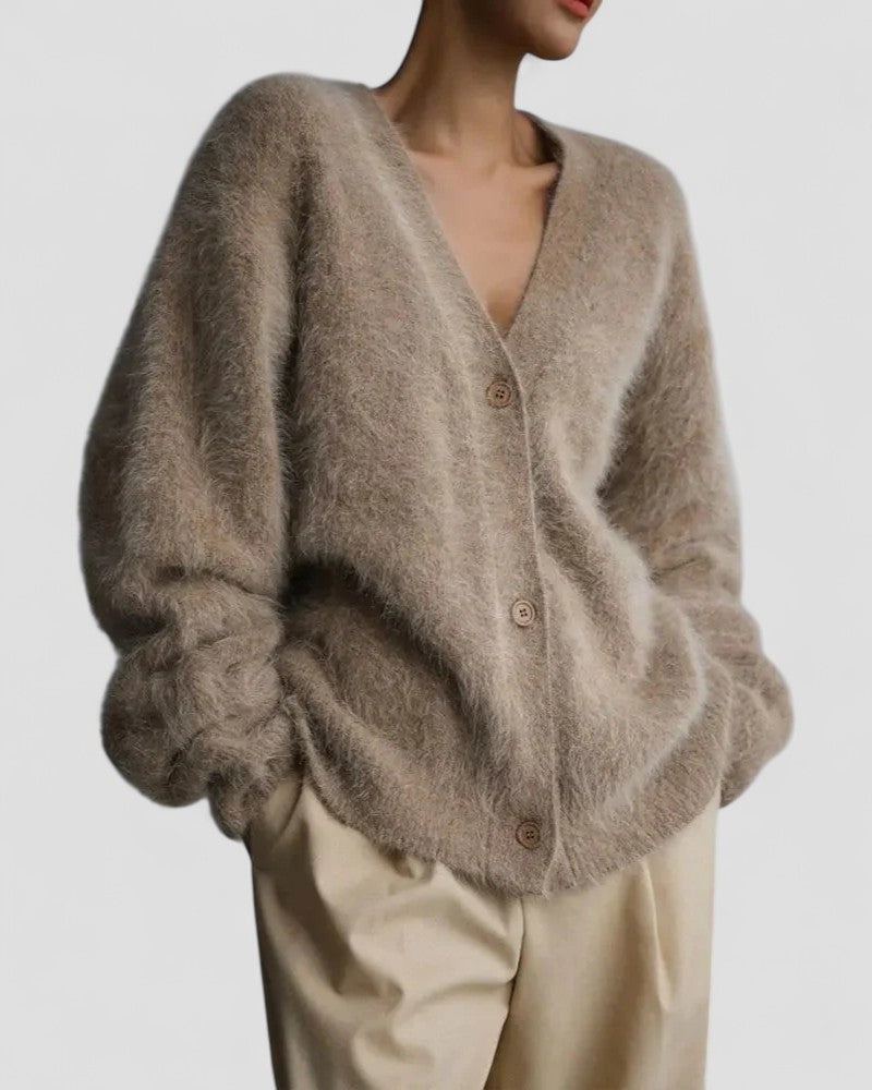 BerlinGlamour | Fluffy gebreide cardigan met knoopsluiting 0