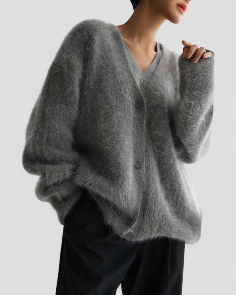 BerlinGlamour | Fluffy gebreide cardigan met knoopsluiting 2