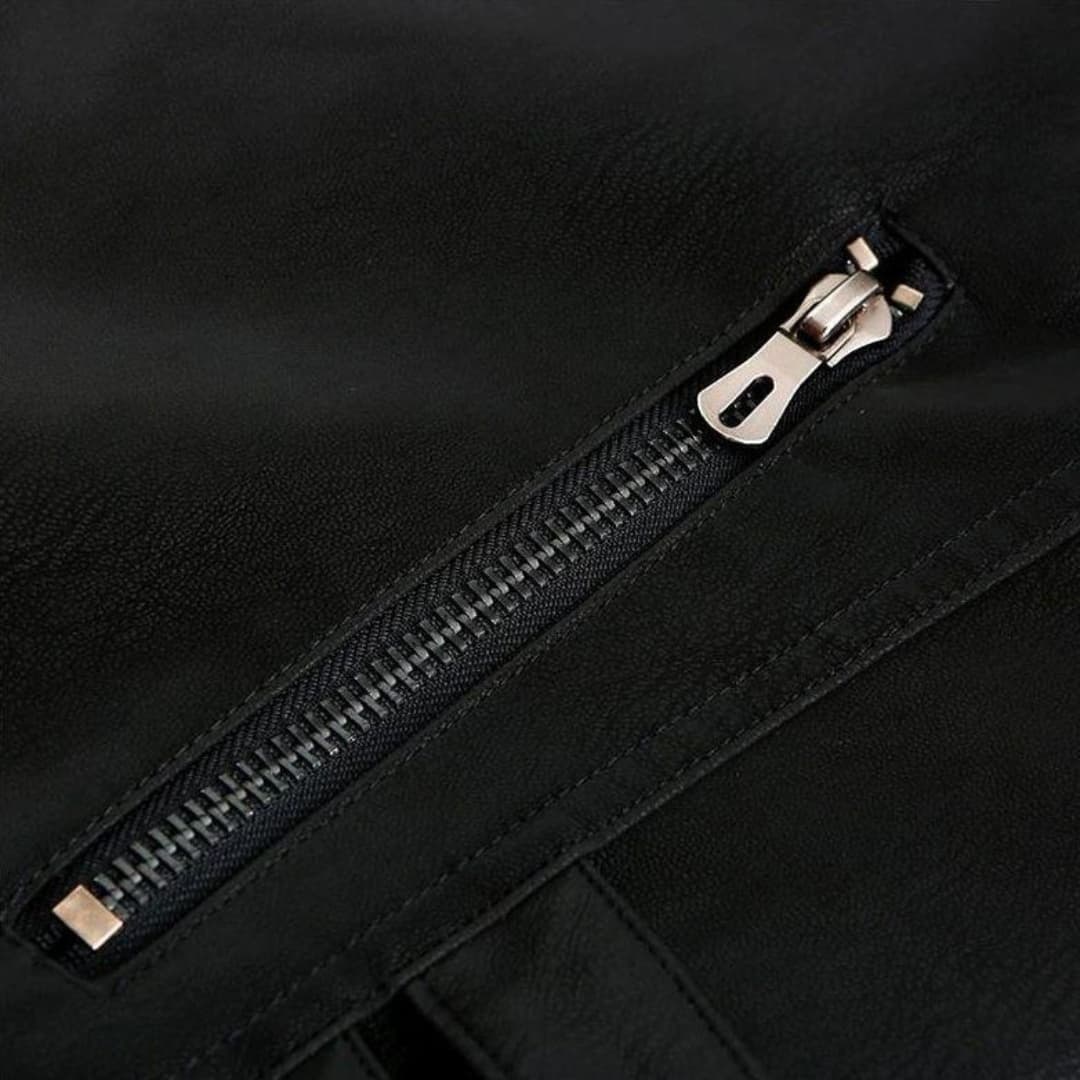 BerlinGlamour | Herenjack met rits, gewatteerde mouwen en contrasterende strepen 4