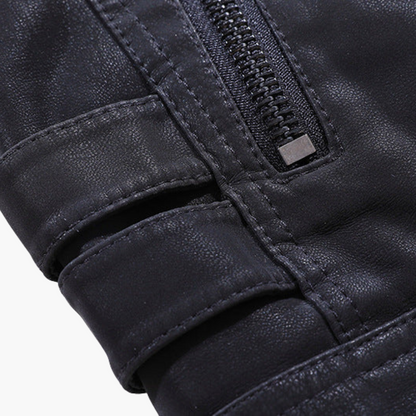 BerlinGlamour | Herenjas met knoopsluiting en zijzakken 1