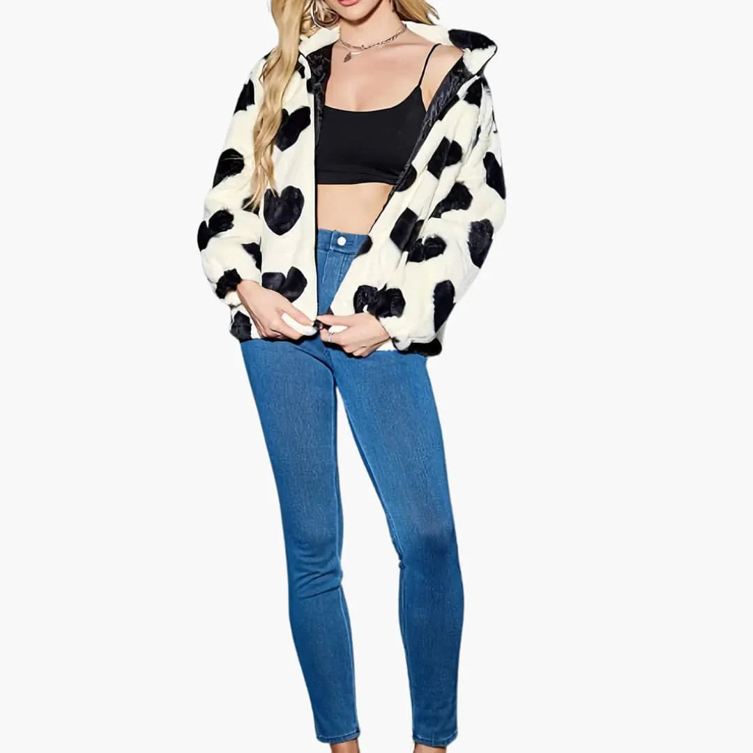 BerlinGlamour | Imitatiebontjas met hartjesmotief voor dames 1