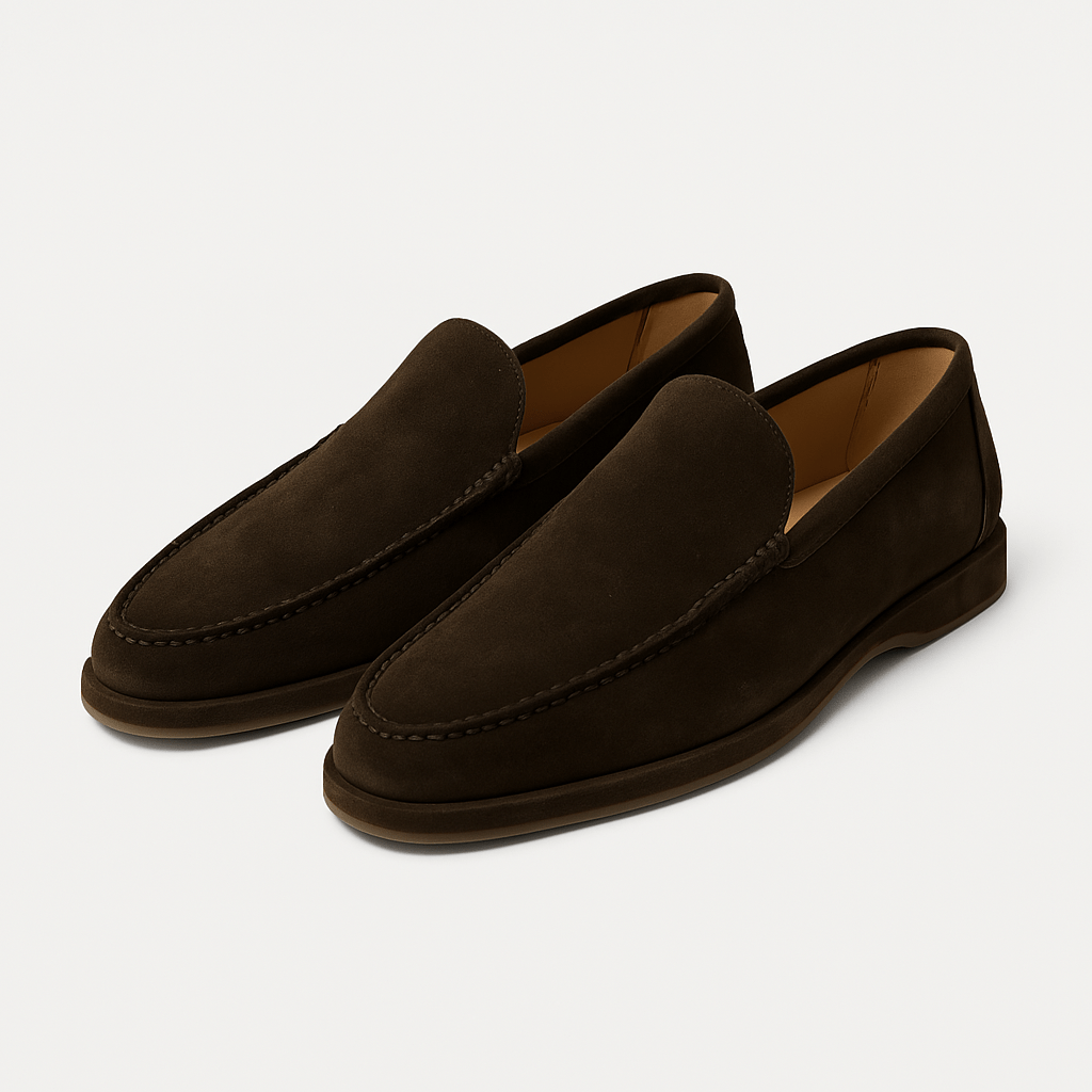 BerlinGlamour | Klassieke suède loafers met kenmerkende look 14