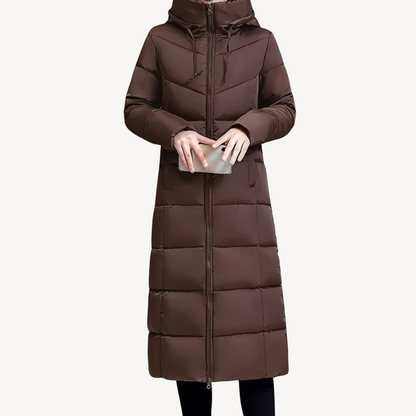 BerlinGlamour | Lange gewatteerde jas met capuchon voor dames 1