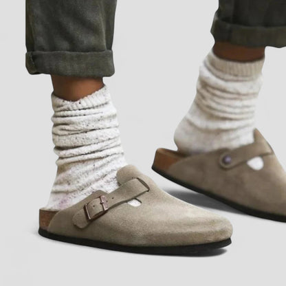 BerlinGlamour | Orthopedische suède klompen met gespvoering 5