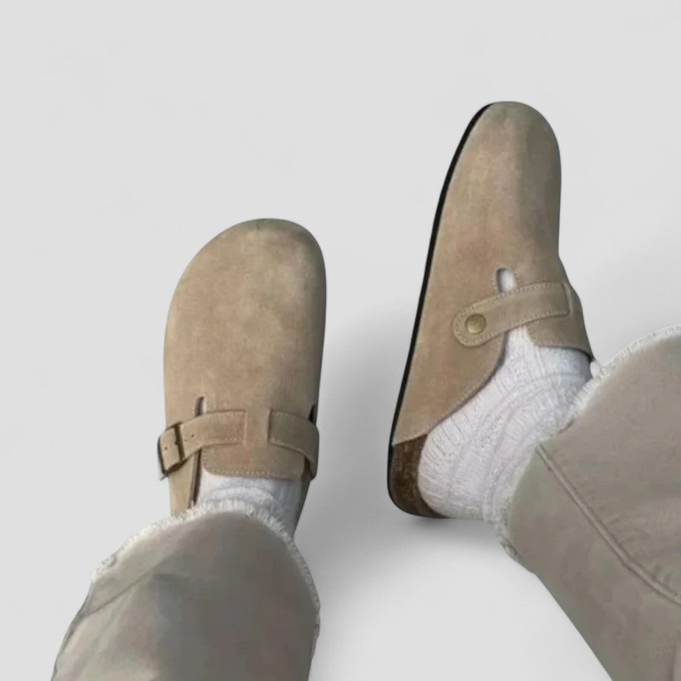 BerlinGlamour | Orthopedische suède klompen met gespvoering 6