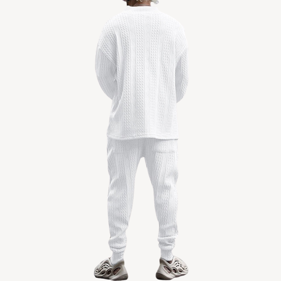 BerlinGlamour | Set van trui en broek met kabelpatroon 1