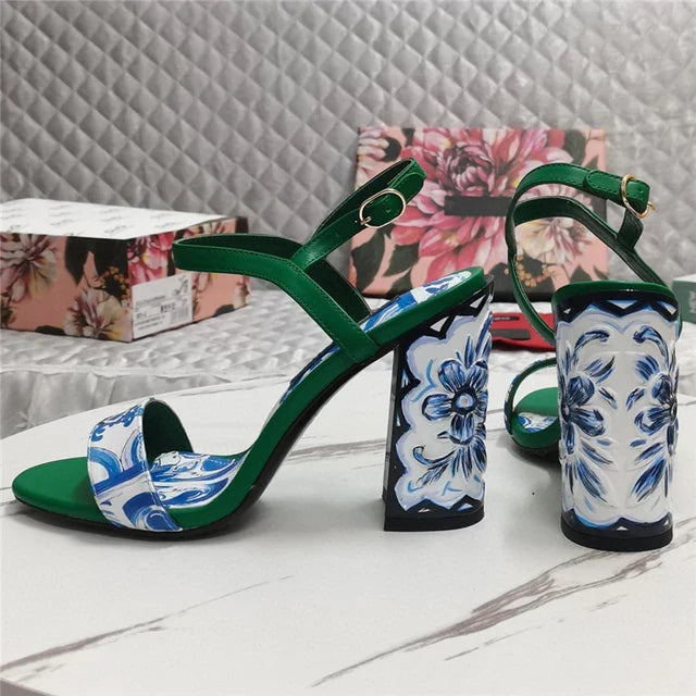 ZomerGloed Blauw en Wit Porselein Print Sandalen