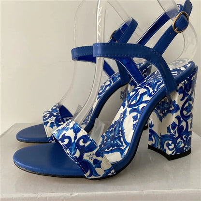 ZomerGloed Blauw en Wit Porselein Print Sandalen