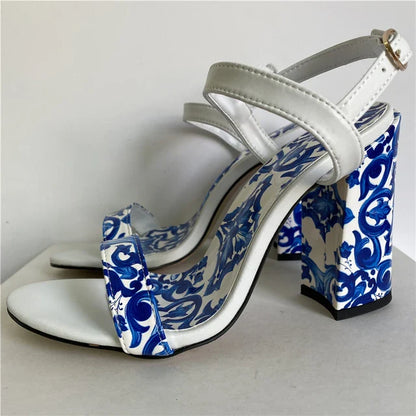 ZomerGloed Blauw en Wit Porselein Print Sandalen