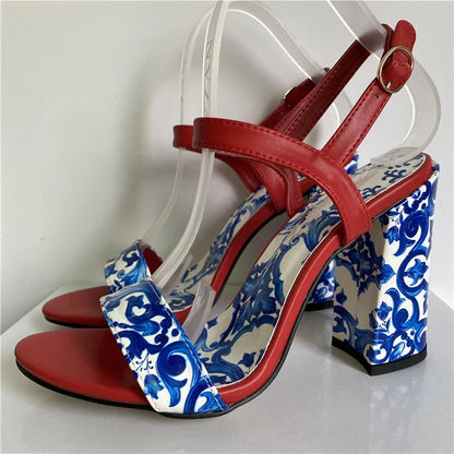 ZomerGloed Blauw en Wit Porselein Print Sandalen