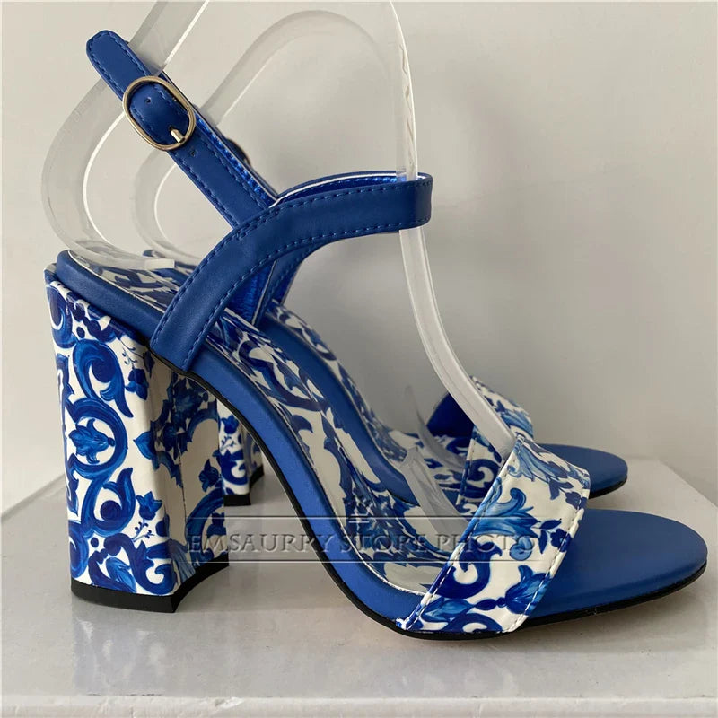 ZomerGloed Blauw en Wit Porselein Print Sandalen