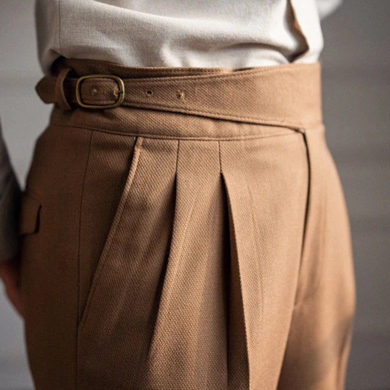 Broek met hoge taille en plooien aan de voorkant