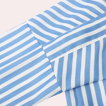 Vrouwelijke Doorknoopjurk Comfortabel Zomerjurk