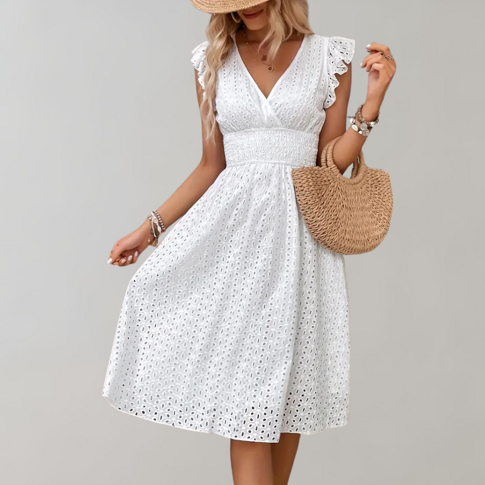 Zomer Jurk Wit met Ruffles en Vrouwelijke Pasvorm