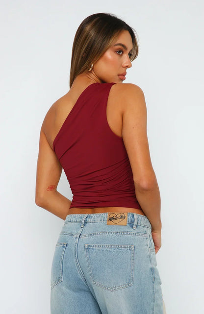 Vrouwelijke One-Shoulder Top Gedraaid Elegant Design