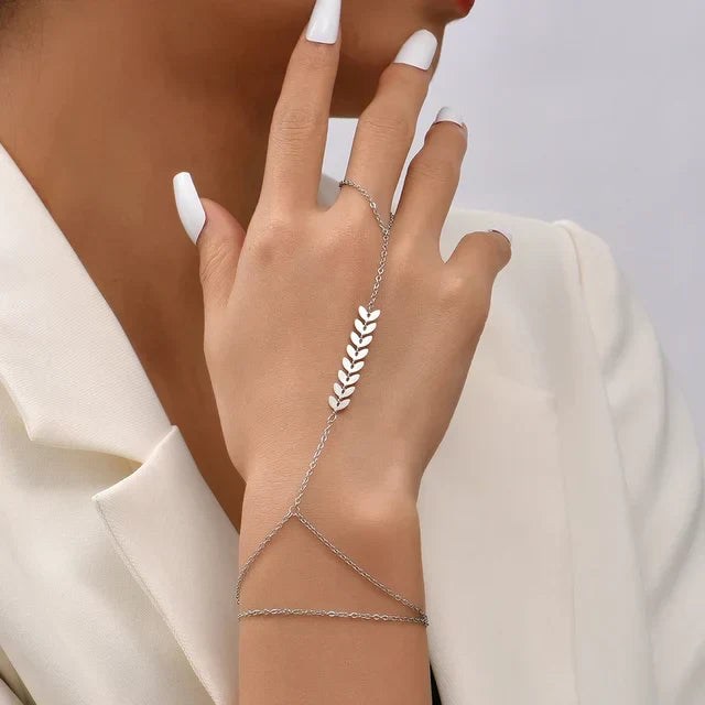 Goudkleurige Sieradenset met Handharnas Detail Elegant