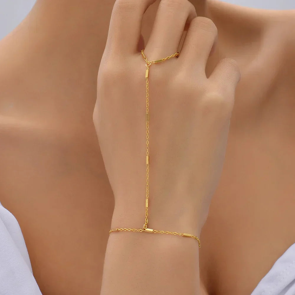 Goudkleurige Sieradenset met Handharnas Detail Elegant