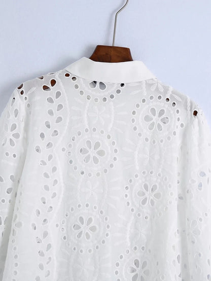Zonnewindmode Betoverend Zomerwitte Blouse met Kantwerk en Borduurwerk