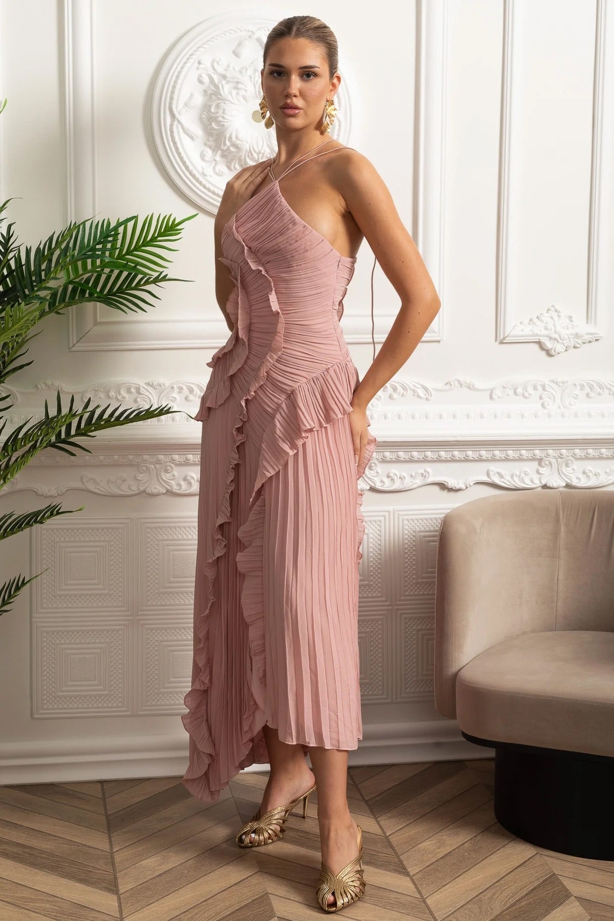 Geplooide Halter Midi Jurk met Waterval Ruches – Roze