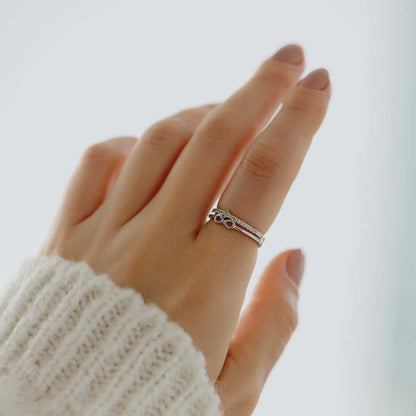 Eenvoudige Zilveren Liefdes Ring