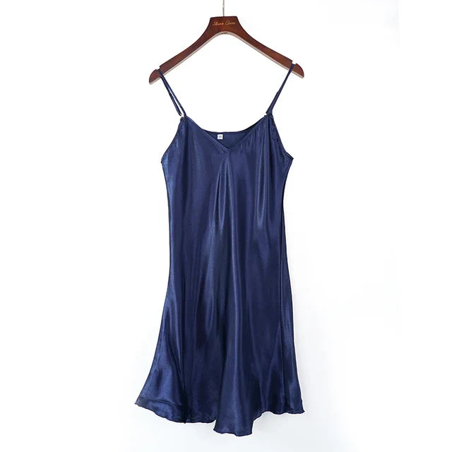 Voel je sensueel en zelfverzekerd in de LumiSilk Nightdress