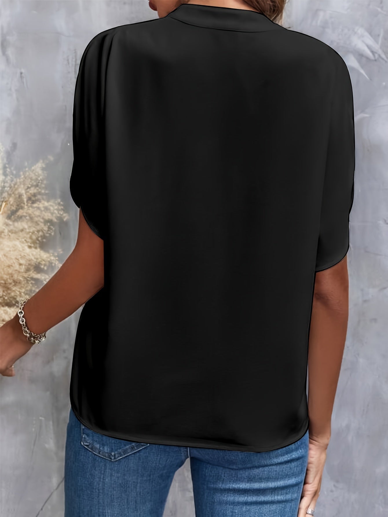 Vrouwelijke Blouse Split Hals Comfortabel en Stijlvol