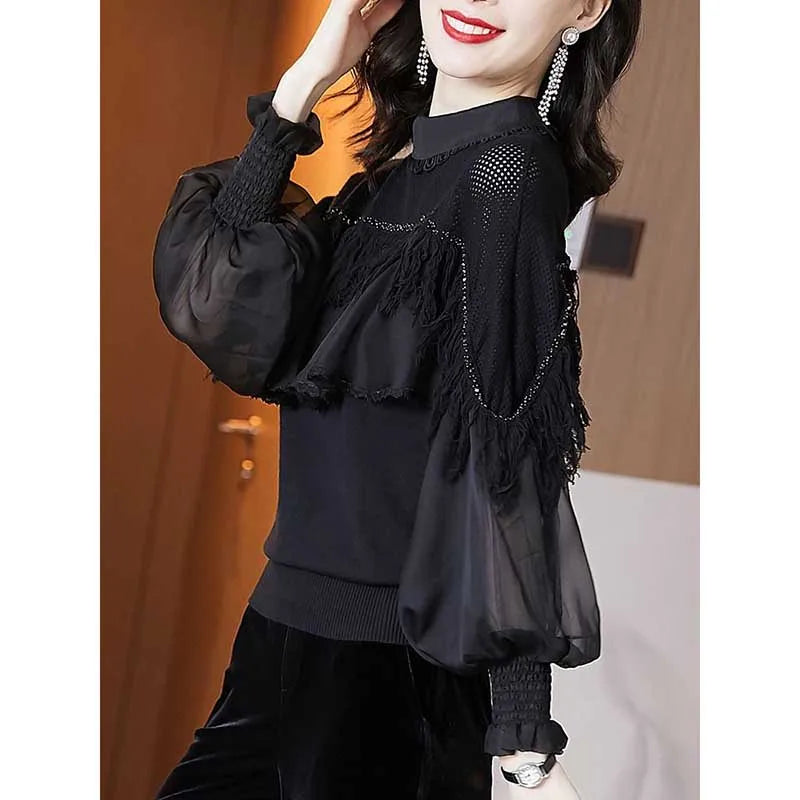 Elegante Voorjaarsblouse met Kralen en Kwastjes