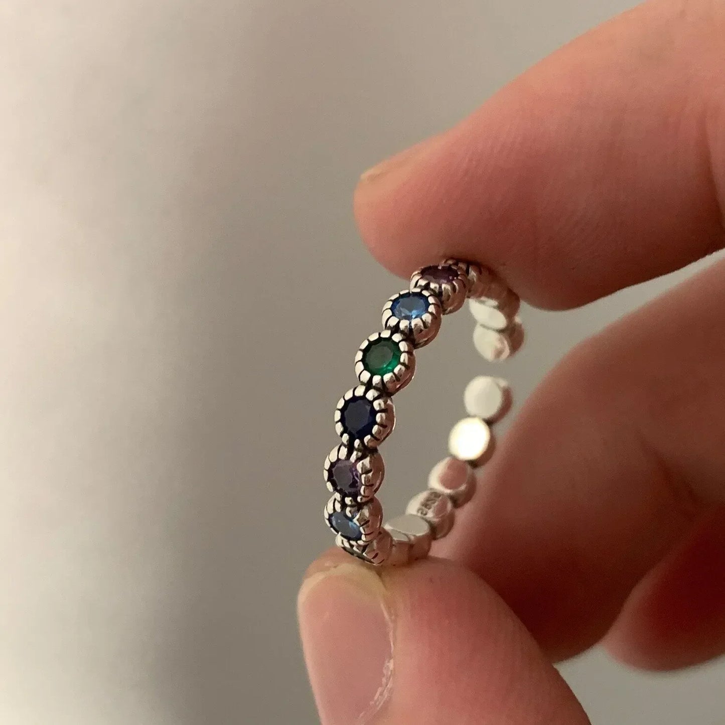 Zilveren Bloemen Ring met Unieke Steen Details