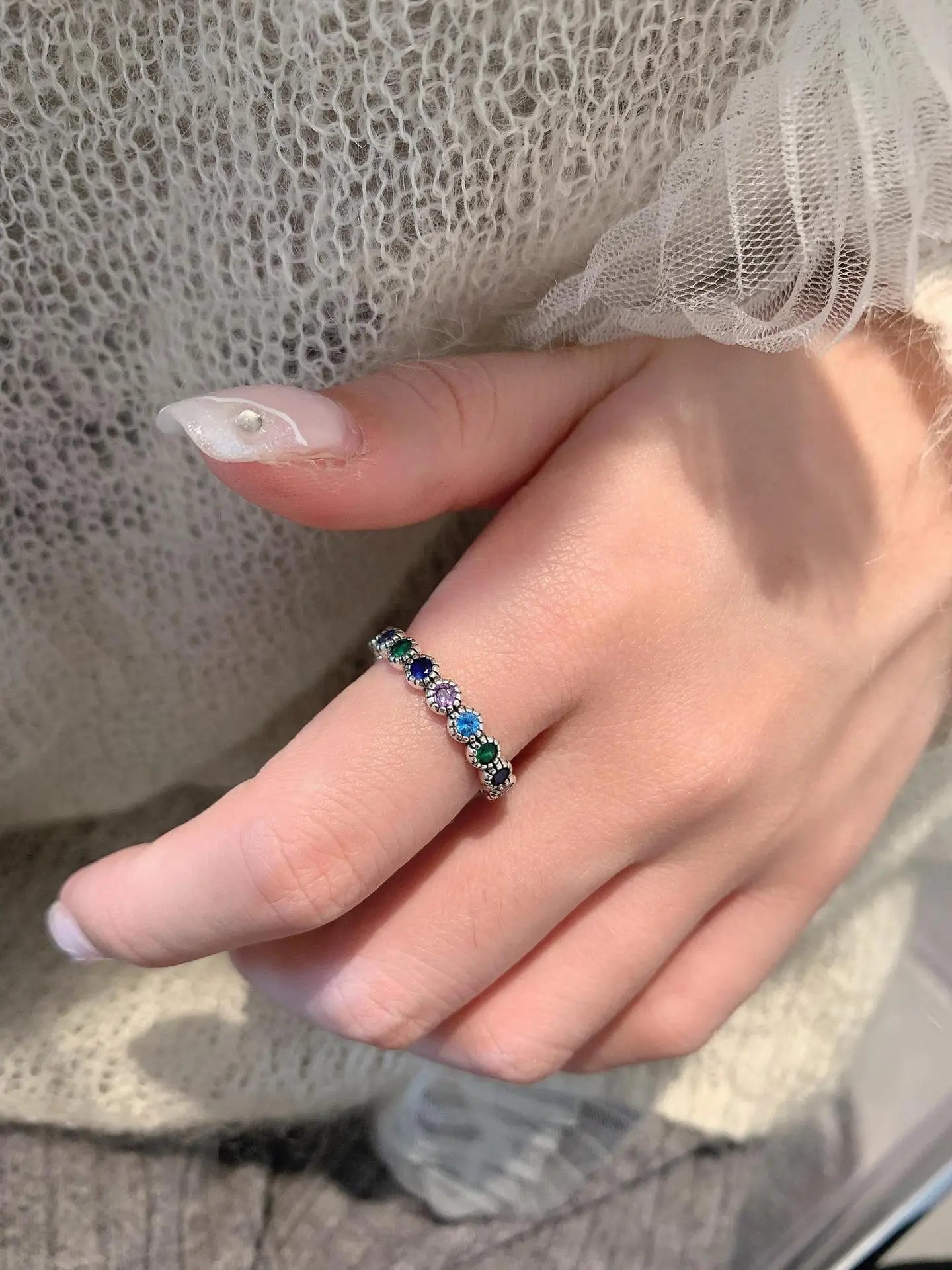Zilveren Bloemen Ring met Unieke Steen Details