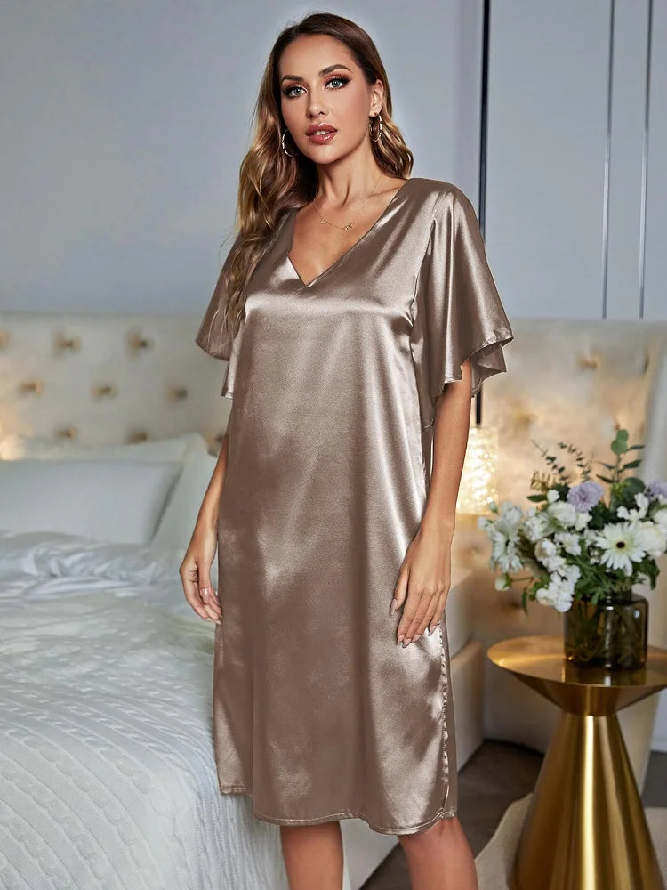SilkDream: Gouden Zijde Satijnen Nachtkleding