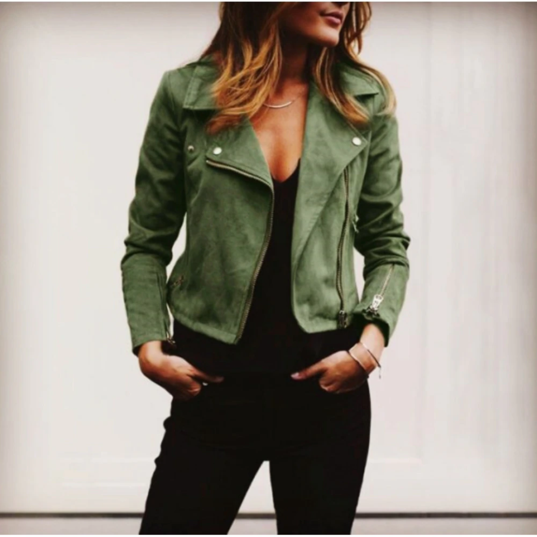Chloe Ritsjack Slim Fit Modern Design